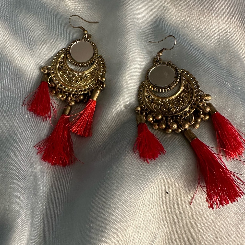 NWT. Sacred Threads Dangle Gold Mirrored Earrings.    PK/PK